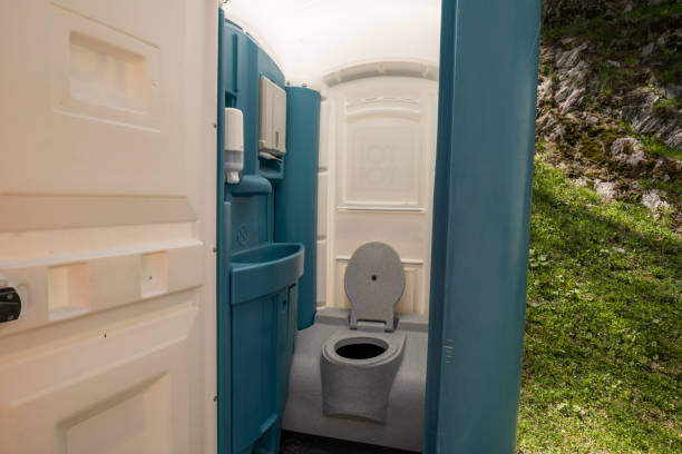 Best Portable restroom trailer rental  in Ixonia, WI