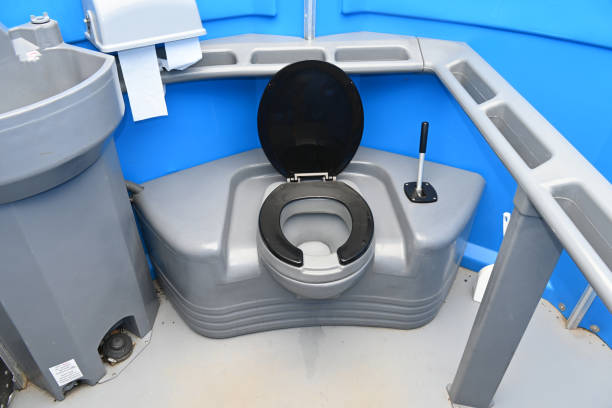 Best Porta potty rental near me  in Ixonia, WI